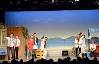 ジョーク東郷とニッチロー'のコラボパフォーマンスの様子。