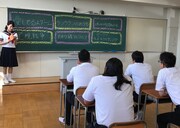 「ザキとロバ」のワンシーン。(c)メ～テレ