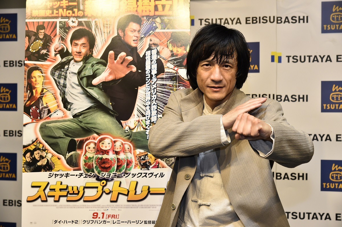 ジャッキー・チェン主演映画「スキップ・トレース」をPRするジャッキーちゃん。