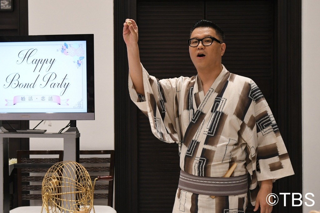 「火曜ドラマ『カンナさーん！』」にゲスト出演する、シソンヌ長谷川。