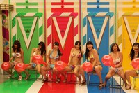 「ダラケ！～お金を払ってでも見たいクイズ～ セクシー女優だらけのオールスター感謝祭」のワンシーン。