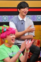 パンサー向井（右）(c)MBS