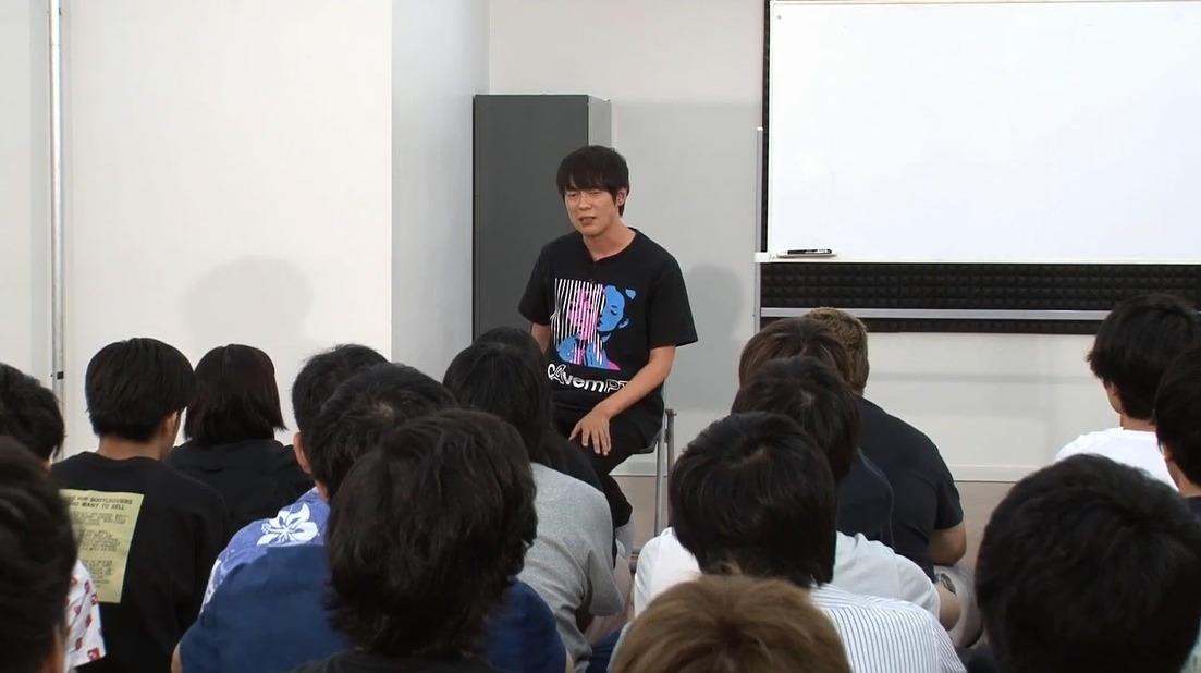 「村本VS人力舎スクール生 芸人論を勝手に講演会」のワンシーン。(c)テレビ朝日