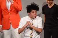 松居一代の誇張モノマネをする流れ星ちゅうえい。