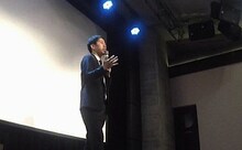 トークを展開するウエストランド井口。