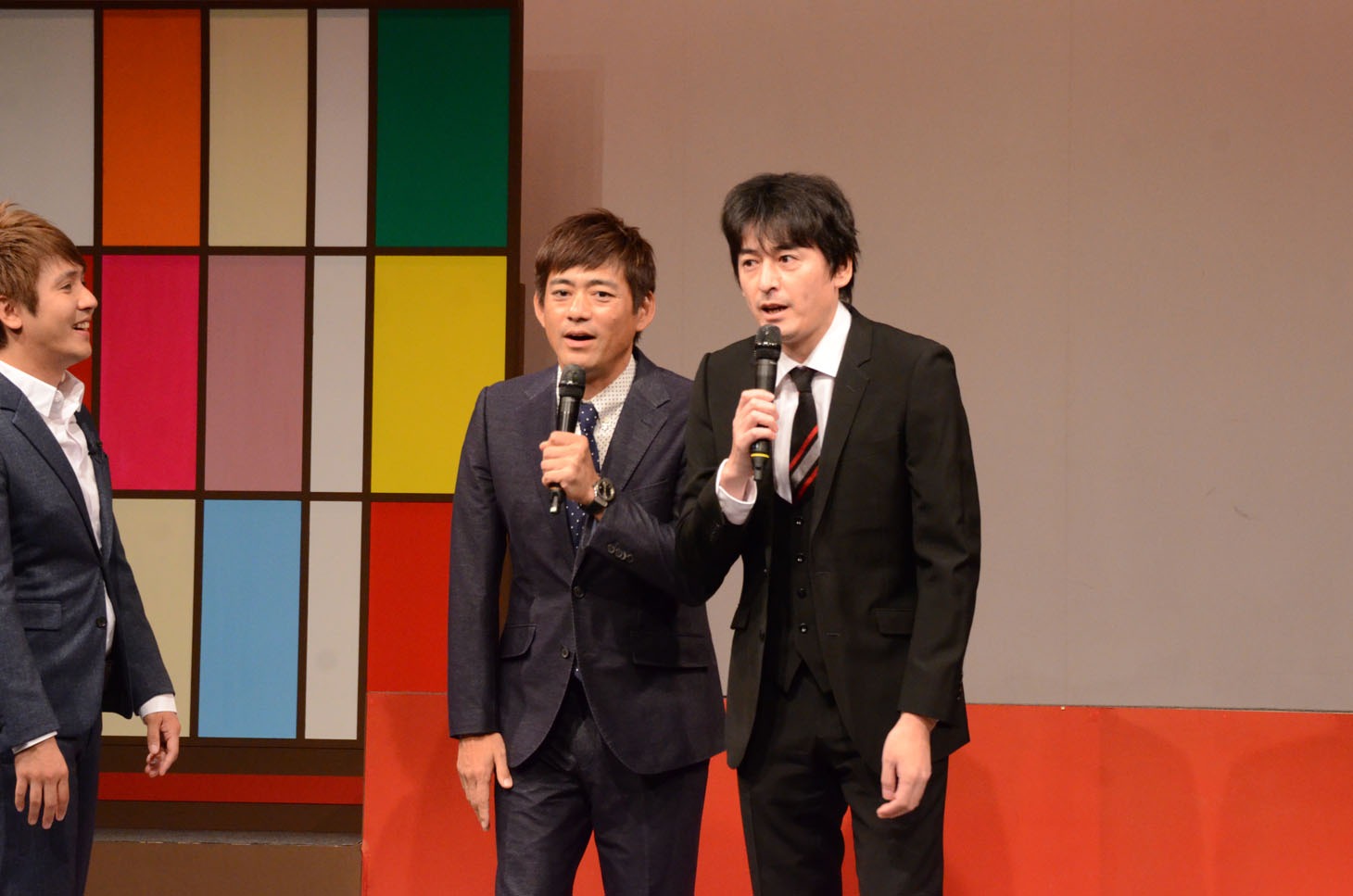 サプライズで登場した博多華丸・大吉。