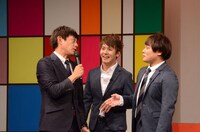 「絶対東京に残ったほうがいい！」と言い放つ博多華丸（左）。