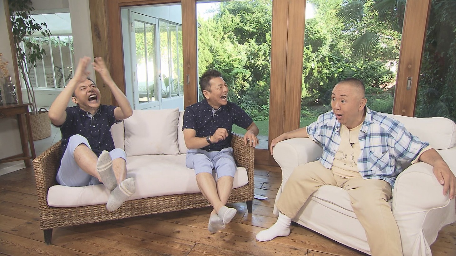 「太田上田」に出演する（左から）爆笑問題・太田、くりぃむしちゅー上田、ゲストの松村邦洋。(c)中京テレビ