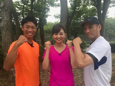 左から橋本雅之、中谷しのぶアナウンサー、ヤナギブソン。(c)読売テレビ