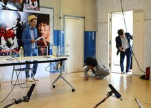 1つめのいたずらに引っかかるトータルテンボス藤田。