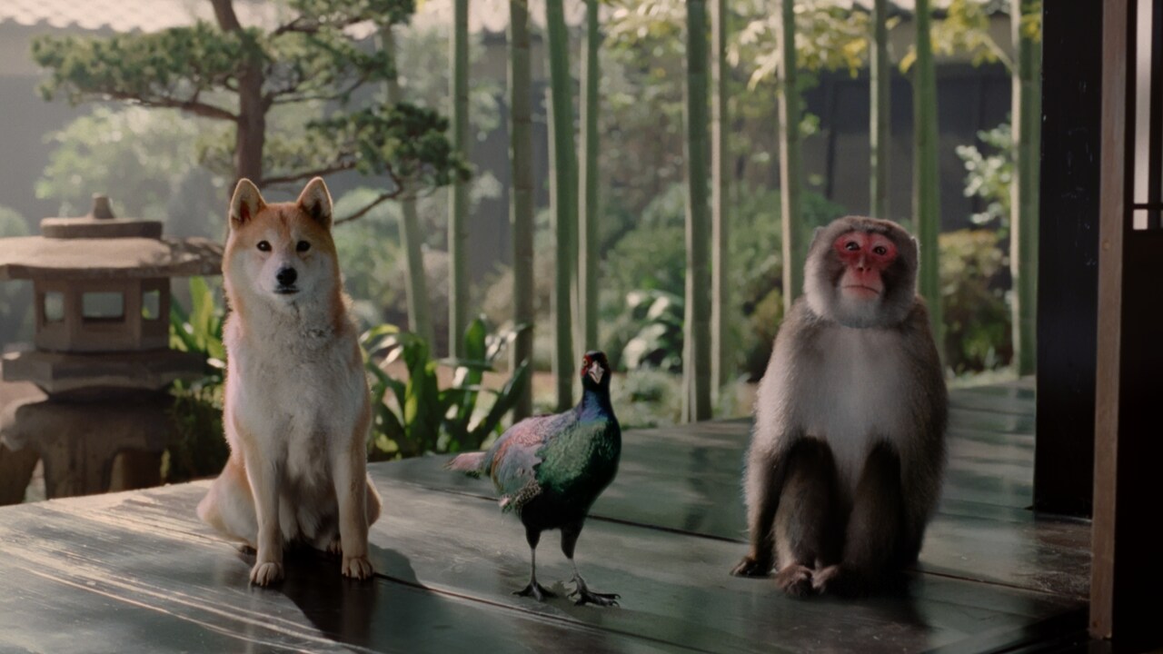 au三太郎シリーズで波田陽区、髭男爵山田、つぶやきシローがイヌサルキジの声