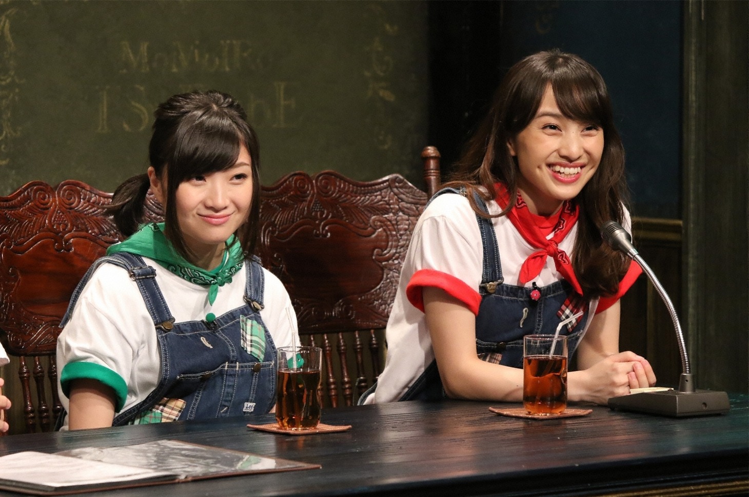 （左から）有安杏果、百田夏菜子。(c)関西テレビ