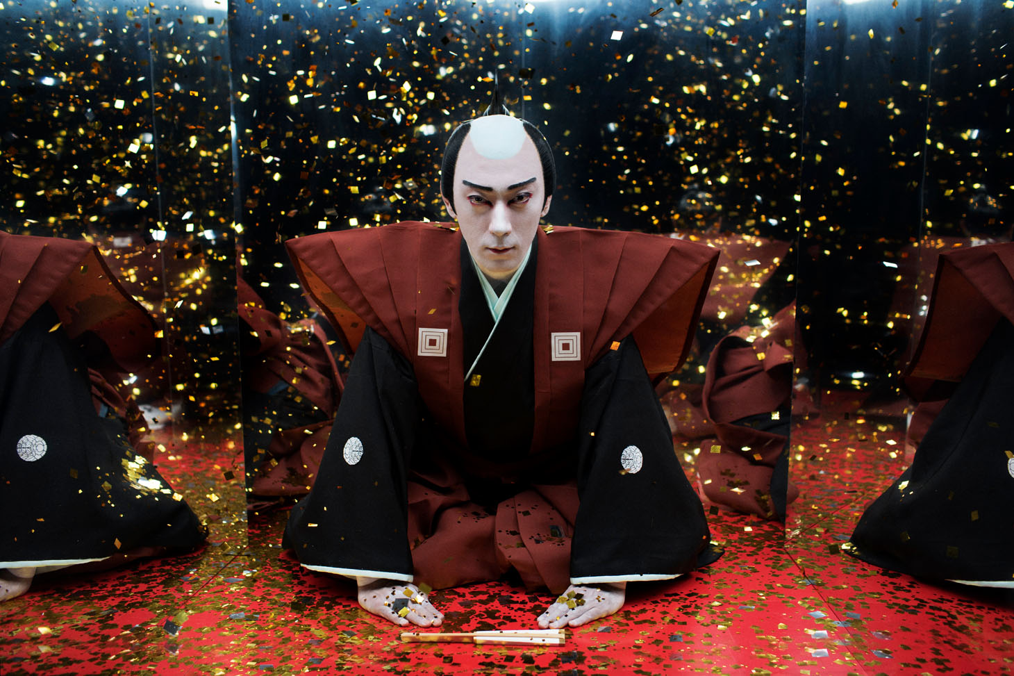 「ONE TEAM PROJECT SPECIAL PHOTO」として撮影された市川海老蔵。（Photo by Mika Ninagawa）