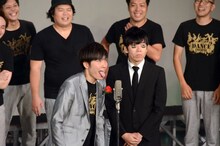 祇園・木崎を完璧に演じるラニーノーズ洲崎（左）。