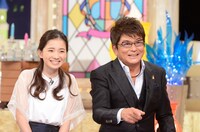 左から福地桃子、哀川翔。(c)読売テレビ
