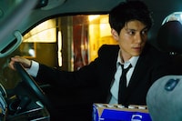 「闇金ドッグス7」のワンシーン。