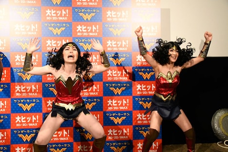 エクササイズに挑戦する尼神インター。