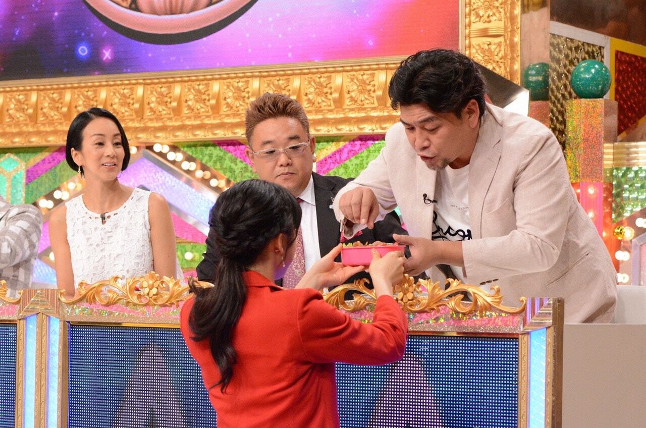 「超問クイズ！真実か？ウソか？ 超人気司会者は○×が解けるのかSP」のワンシーン。(c)日本テレビ