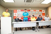 記者会見の様子。