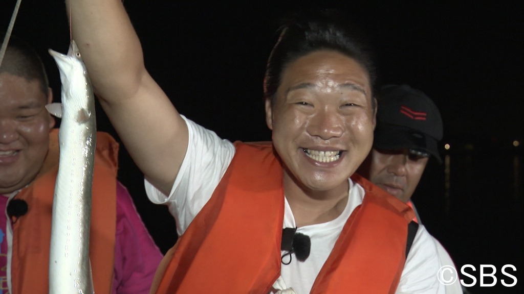 うなぎ漁に臨むANZEN漫才みやぞん。
