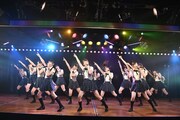 AKB48・チーム8の公演「君も8で泣こうじゃないか」の様子。