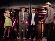 左から曽田茉莉江、とろサーモン、鈴木おさむ。(c)BSフジ