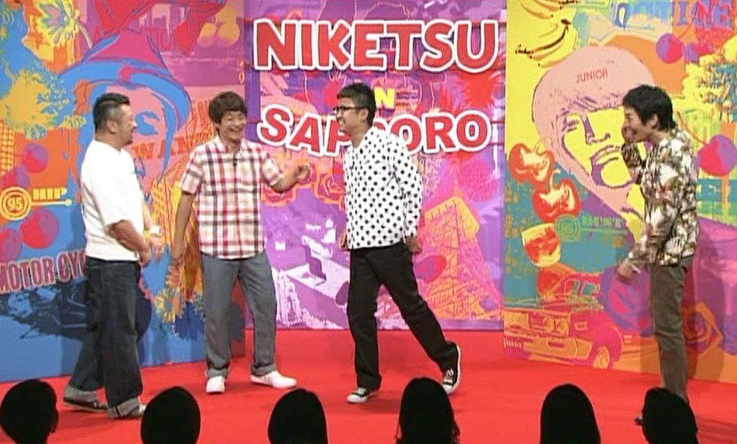 左からケンドーコバヤシ、銀シャリ、千原ジュニア。(c)読売テレビ