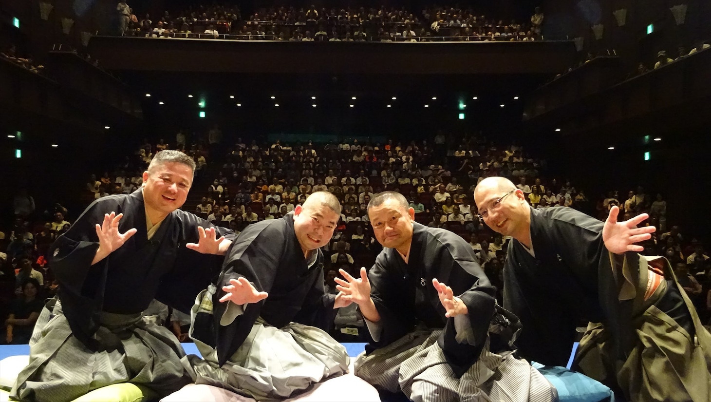 （左から）三遊亭白鳥、桃月庵白酒、林家彦いち、春風亭一之輔。