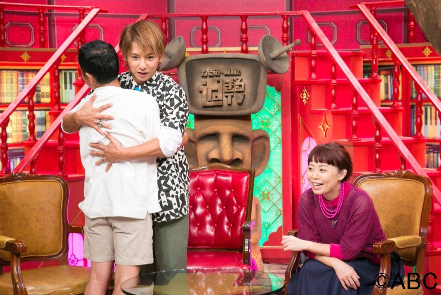 （左から）ナインティナイン岡村、松岡充、なるみ。