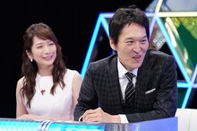 左から笹崎里菜アナウンサー、千原ジュニア。(c)日本テレビ