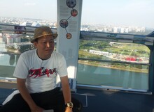 シンガポールを旅する千原せいじ。(c)読売テレビ