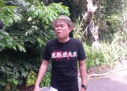 シンガポール植物園を訪れた千原せいじ。(c)読売テレビ