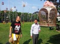 シンガポールを旅する千原せいじ。(c)読売テレビ