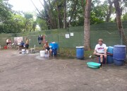 シンガポールを旅する千原せいじ。(c)読売テレビ