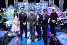 左から笹崎里菜アナウンサー、千原ジュニア、ケンドーコバヤシ、千鳥・大悟、ずん飯尾、野性爆弾くっきー。(c)日本テレビ