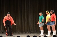 極楽とんぼ山本率いるユニットコントの様子。