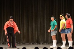 極楽とんぼ山本がココリコ遠藤、ワッキー、庄司率いてコント、修学旅行生沸かす