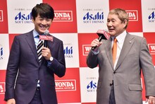 （左から）劇団ひとり、ビートたけし。