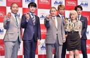 アサヒ飲料株式会社の缶コーヒー「WONDA」の新CM発表会に出演した（左から）ハライチ澤部、劇団ひとり、ビートたけし、ブルゾンちえみ with B。