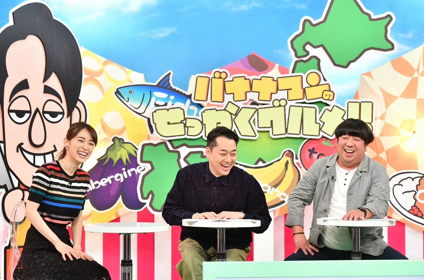 バナナマンと泉里香（左）。(c)TBS