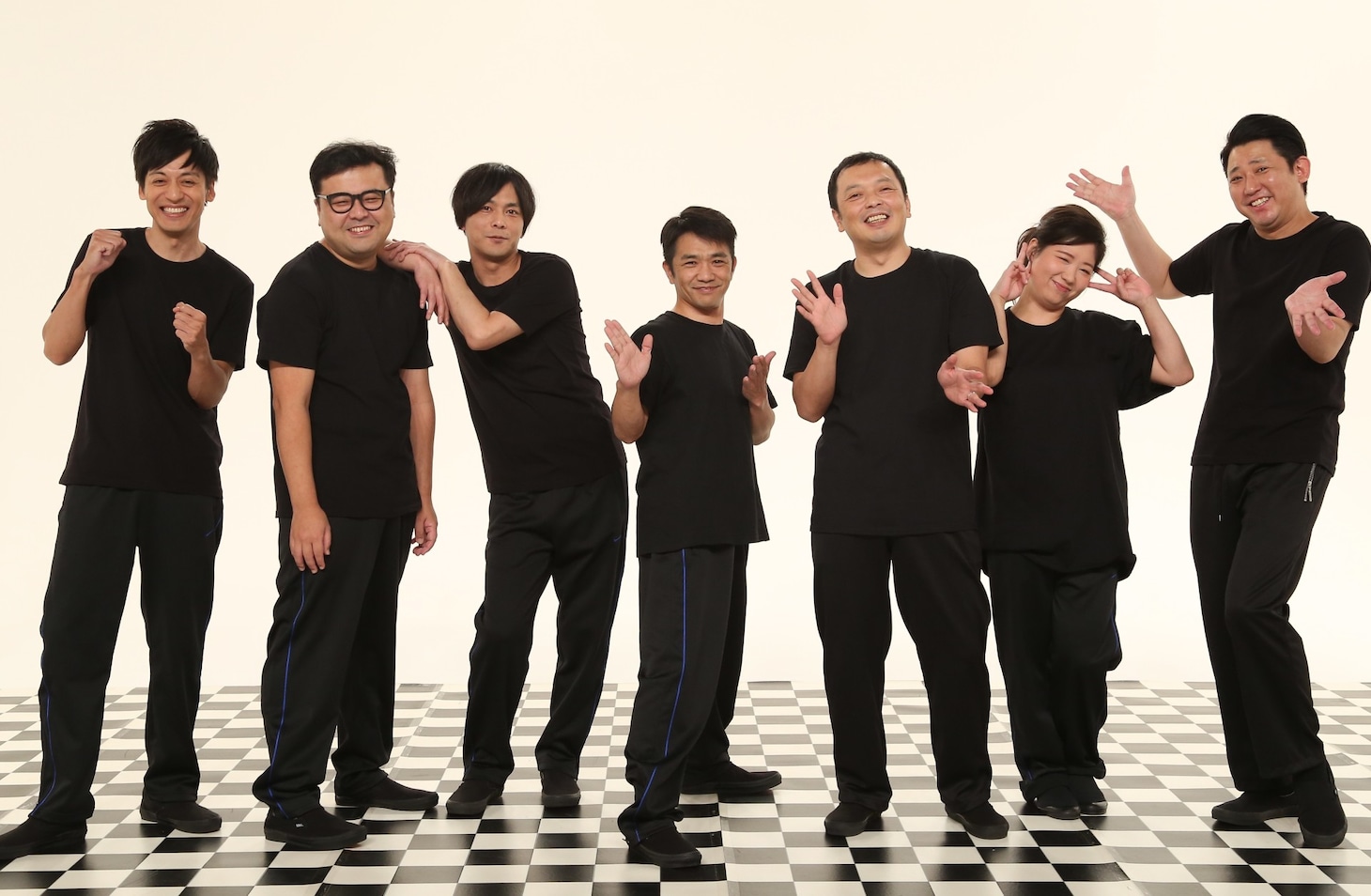 左からとろサーモン、次長課長・井上、中川家、アジアン馬場園、東京ダイナマイト松田。(c)BSフジ