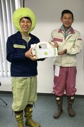左から加藤アプリ、笑い飯・哲夫。