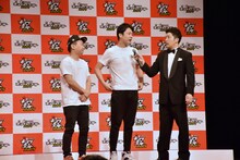 かまいたち（左）とあべこうじ（右）。