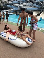 「旅ずきんちゃん」の「ウォータースライダーでスカッとする旅」のワンシーン。(c)CBC