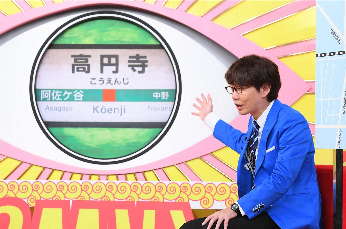 「オー!!マイ神様!!」で高円寺の魅力を熱弁する三四郎・小宮。(c)TBS