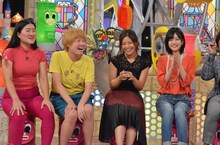 左からガンバレルーヤ、安枝瞳、須藤凜々花。(c)読売テレビ