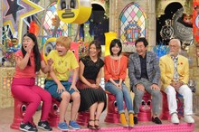 左からガンバレルーヤ、安枝瞳、須藤凜々花、石田純一、マイク眞木。(c)読売テレビ