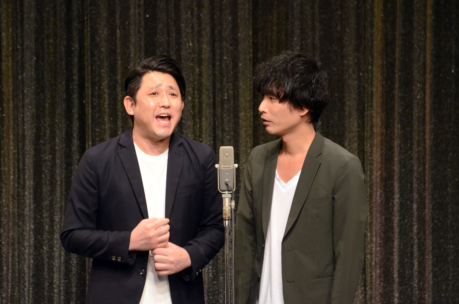 東京ダイナマイト松田（左）とカナリア安達（右）。