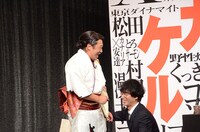 「本当にダメです」と長くなるのを止めるカナリア安達（右）。