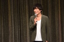 エンディングで挨拶するカナリア安達。